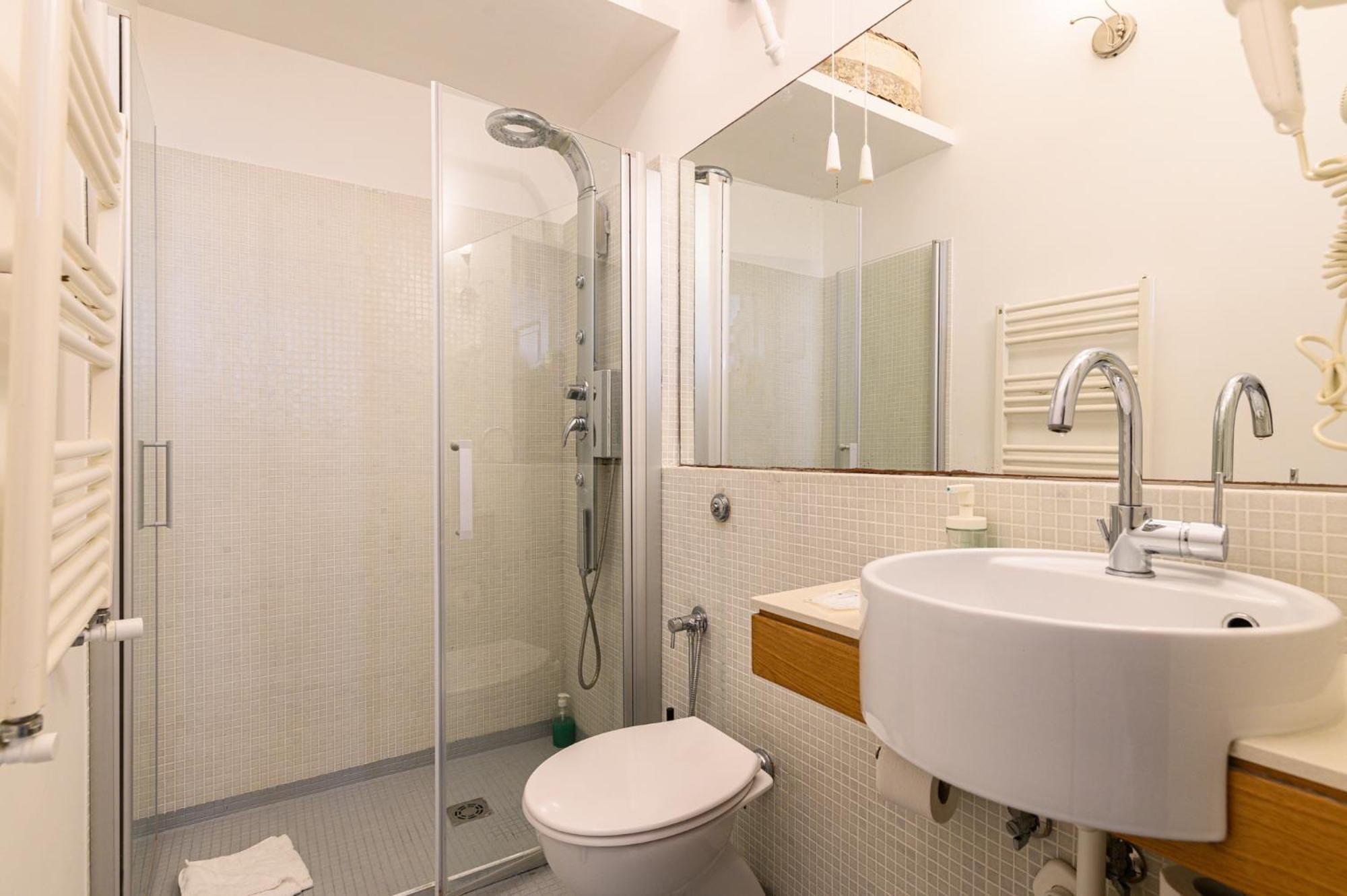 San Lorenzo Flat 2 * Rom